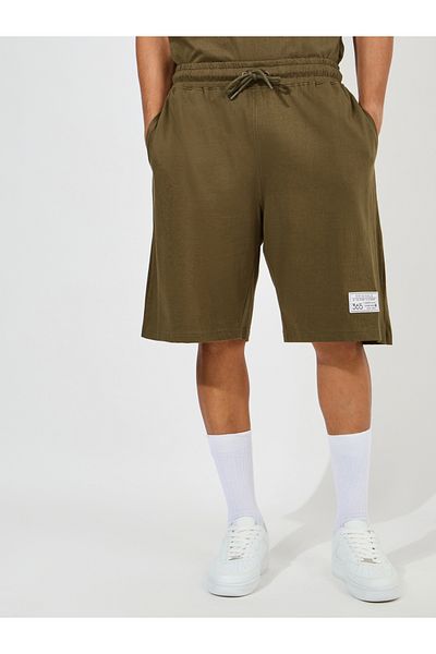 Styli Chest Print Heavy Cotton Jersey T-Shirt and Badge Detail shorts Co-Ords