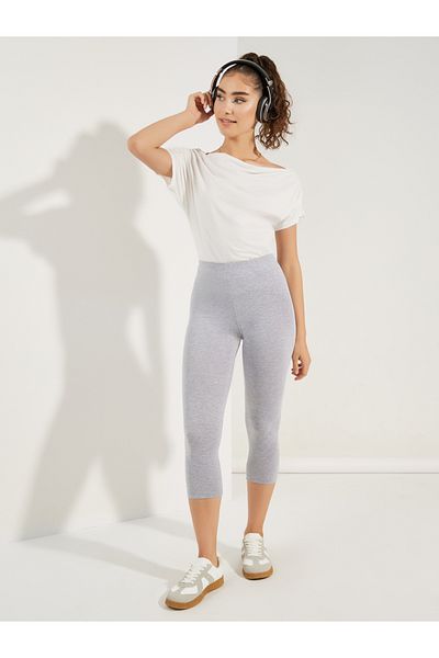 Styli Elastic Waistband Basic Capri Length Leggings