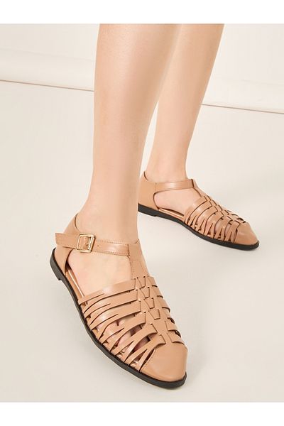Styli Strappy Flat Closed Toe Sandals