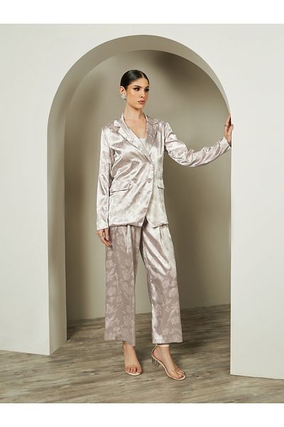 Styli Mid Rise Wide Leg Jacquard Pattern Pants