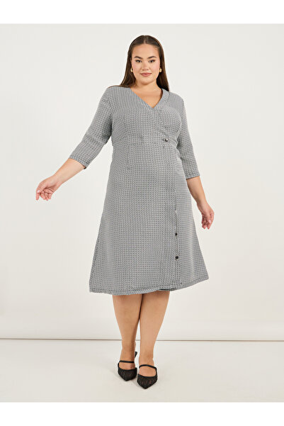 Styli Plus Size Self Design Short Sleeves Wrap Midi Dress