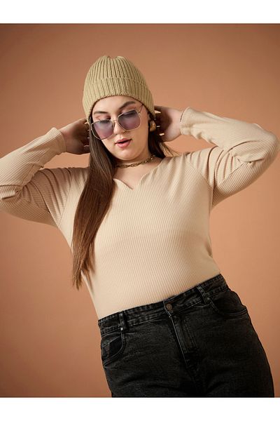 Sassafras By Styli بلوزة محبوكة بمقاس كبير وفتحة رقبة