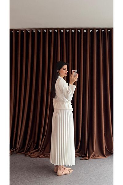 buqre's moda Premium Pleated Gold Buttoned Belted Jacket Skirt Set