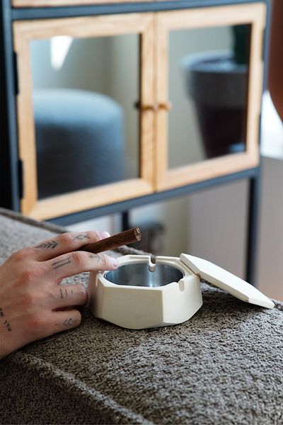 sin istanbul Beige Colored Steel Ash Tray with Lid