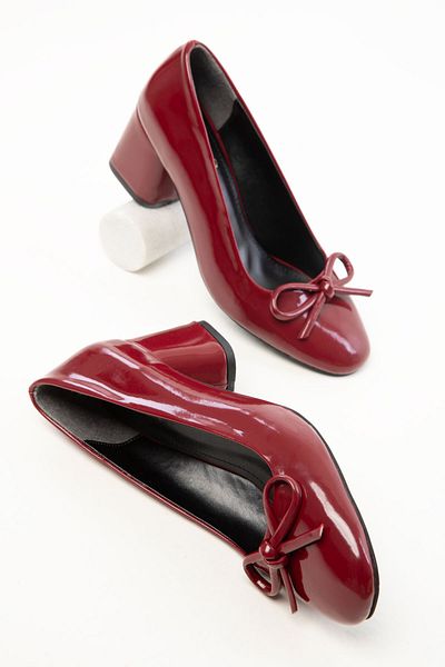 SOHO Klassische Damenschuhe mit Absatz aus bordeauxrotem Lackleder 20404