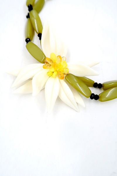 Trend Alaçatı Stili Grüne Perlen-Design-Blumen-Halskette für Damen ALC-X13816