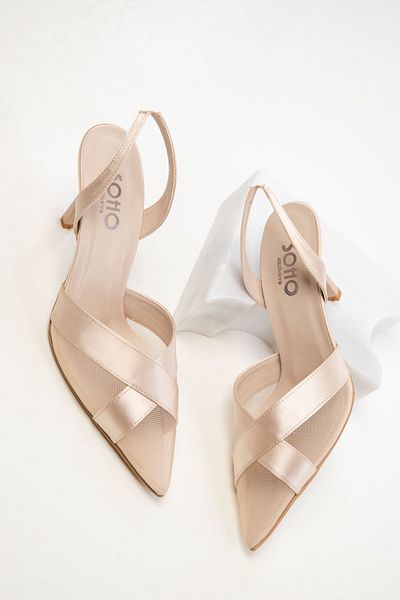 SOHO Pantofi clasici cu toc de damă din satin bej 20407