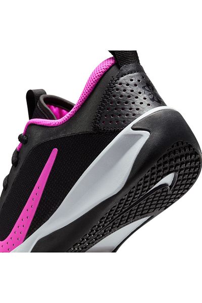 Nike Omni Multi-Court Gs.