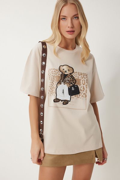 Happiness İstanbul Cremefarbenes Damen-T-Shirt mit Teddybär-Stickerei aus Baumwolle in Übergröße CR00464