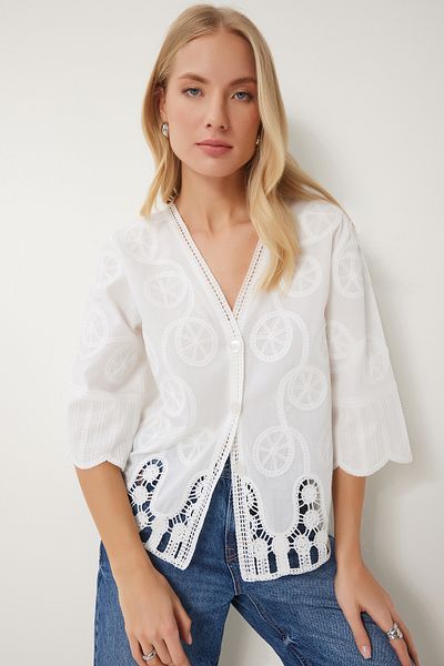 Happiness İstanbul Weiße, romantisch bestickte, gewebte Hemdbluse für Damen QS00012