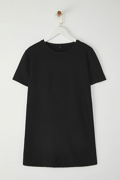 Edit by Trendyol Schwarzes Mini-Strick-T-Shirt mit kurzen Ärmeln und Rundhalsausschnitt TEDSS25EL00008
