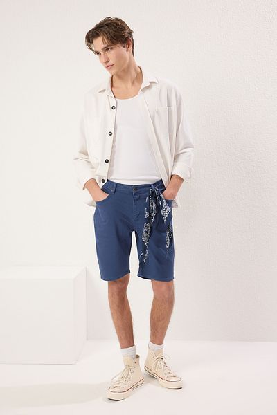 Trendyol Collection індиго Джинси з джинсової тканини Regular Fit з еластичного матеріалу Сорт Бермуди TMNSS23SR00067