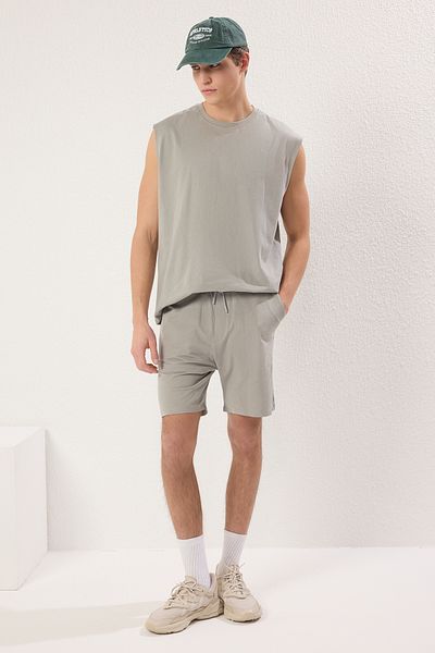 Trendyol Collection Γκρι 2 τεμαχίων Oversize/Wide Cut Tank-Shorts 100% βαμβακερό σετ αθλητικών TMNSS25EM00003