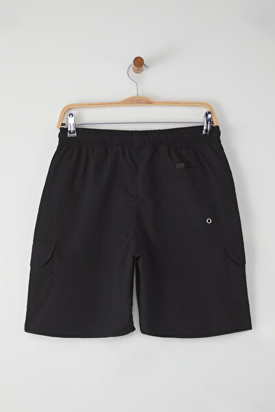 Trendyol Collection Schwarze Badehose in Standardgröße mit Cargotaschen und Badeshorts TMNSS22DS0028