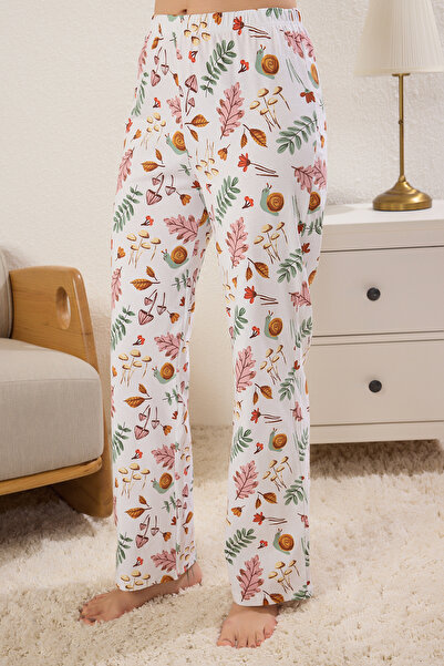 Trendyol Collection Pulverfarbenes, gestricktes Pyjama-Set aus 100 % Baumwolle mit tropischem Muster THMSS25PT00399