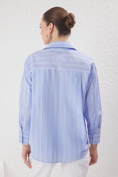 Trendyol Collection Μπλε ριγέ υπερμεγέθη πουκάμισο ελαιόλαδο αντοχής (TWOSS25GO00076)