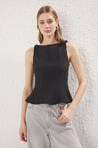 Trendyol Collection Μαύρο φιόγκο Λεπτομερής εφαρμοστή μπλούζα Peplum υφαντή μπλούζα TWOSS25BZ00494