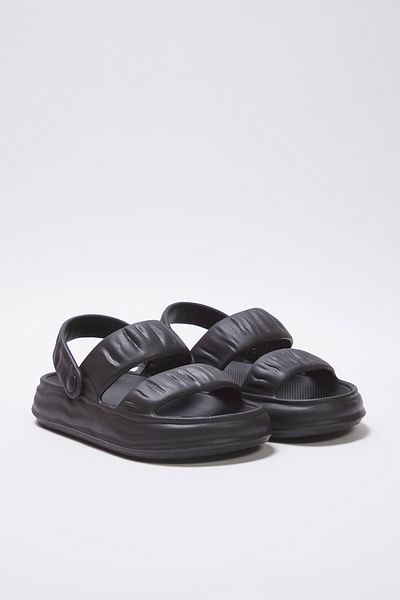 TRENDYOL SHOES Černá Dvojitý pásek Světlá podešev Dámské Sandály Eva Pantofle TAKSS25SD00032