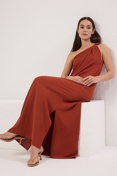 Trendyol Collection Flaches, gewebtes Maxikleid mit Fliesendetails TWOSS25EL00555