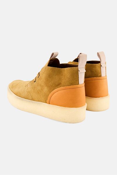 CLARKS Men Desert Cup Lace Up Ankle Boots, Tan