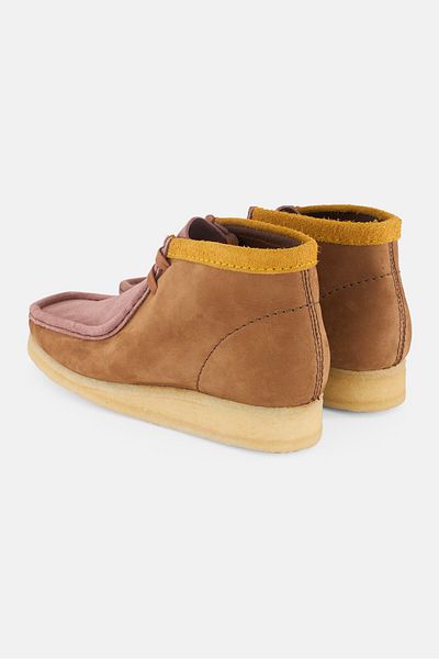 CLARKS Men Wallabee Lace Up Ankle Boots, Tan