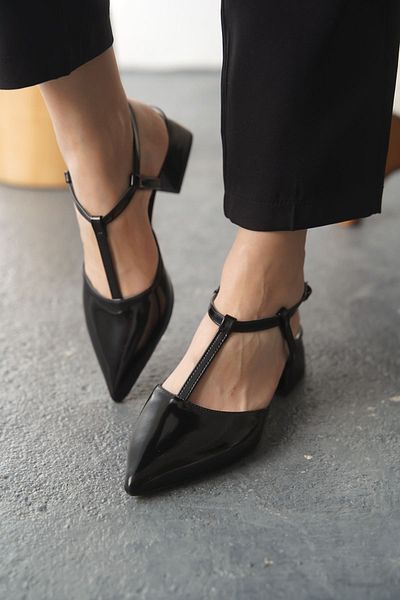 GOFFSHOES Pantofi Moment de damă cu toc mic - negru-brevet