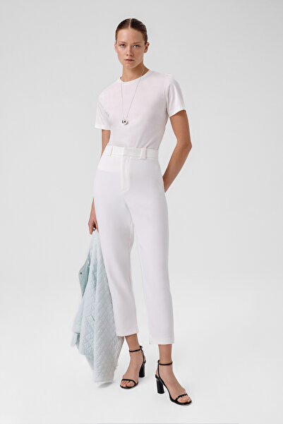 Triko Mısırlı Ekru Bisiklet Yaka Kısa Kollu Kadın Tişört