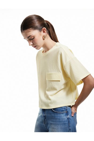 Koton Applique Detailed Textured Crew Neck Short Sleeve T-Shirt