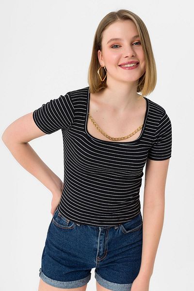 ŞİMAL Women's Square Collar Necklace Detailed Camisole T-Shirt