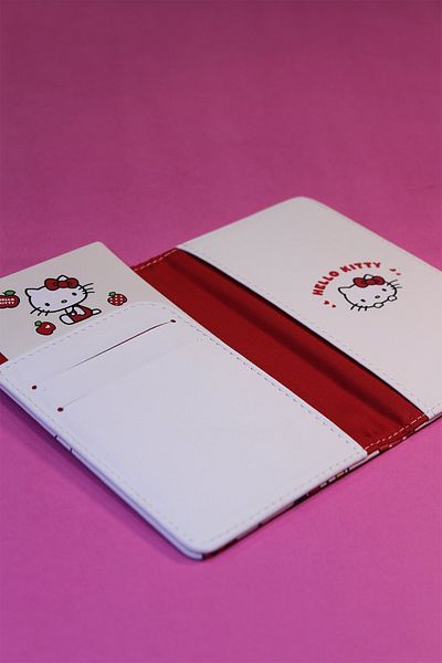 Miniso Hello Kitty Licensed Apple Collection Passport Case