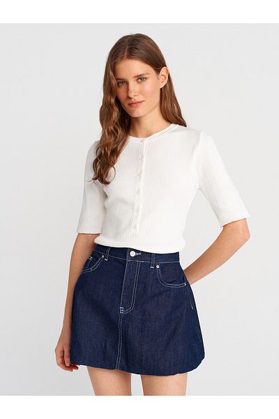 Dilvin 10731 Crew Neck Ribbed Buttoned Slim Knitwear Blouse-Ecru