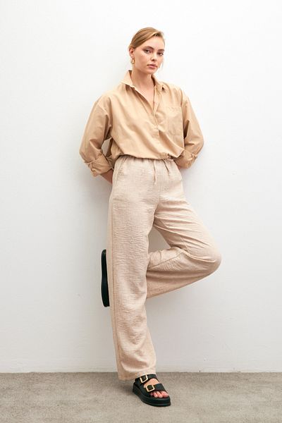 Ladima Γυναικείο μακρυμάνικο πουκάμισο Bitter Brown Oversize Basic Pocket με λεπτομέρειες