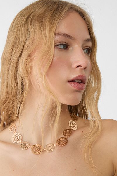 Stradivarius Spiral necklace