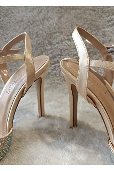 RUXENE ANNA SATEN GOLD TAŞ İŞLEME DETAYLI SİVRİ BURUN 10CM İNCE TOPUKLU AYAKKABI
