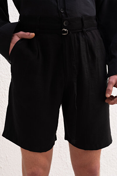 GIESTO DÖKÜMLÜ KEMER DETAYLI SİYAH ŞORT