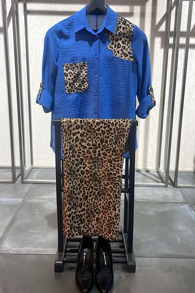 Metpoint Cămașă albastră cu broderie leopard, cu buzunar ornamental, mărime mare Trend42plus