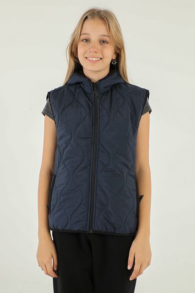 Black One Hooded Double Pocket Zipper Detailed Girl's Vest