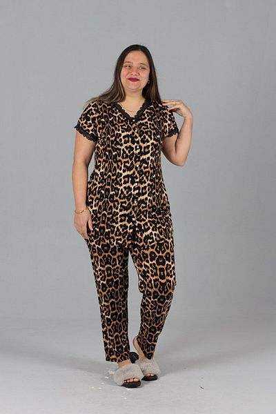 Truva XXL Leopard Print Plus Size Pyjama Set - Geknöpft