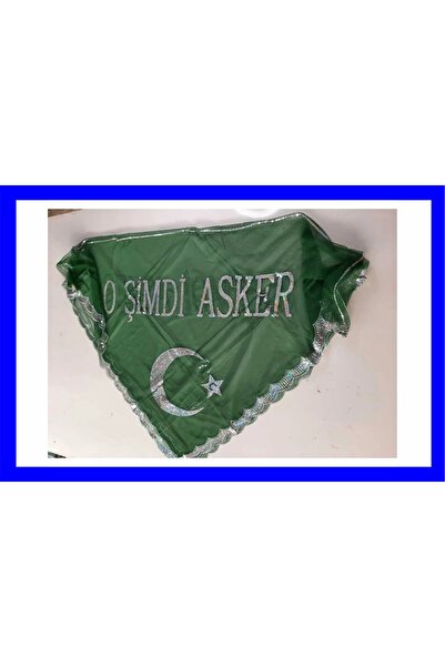 Halay Kına Το πέπλο στρατιώτη είναι τριγωνικό σε πράσινο χρώμα με παγιέτες και γάντια ''She's Now Soldier Written''.