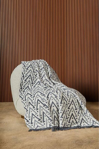 Sesli Luxury Plush Blanket 750Gr/M2 Acrylic Butler Blanket 200*230 cm Double
