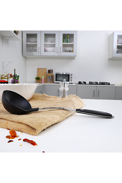 ROYALFORD مغرفة حساء من النايلون بمقبض خشبي RF1204-NSPL