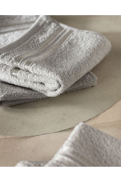 Madame Coco Maynor Border Flocked 2-Piece 100% Cotton Hand Towel - Light Gray