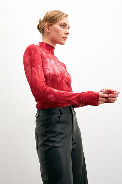 Yefrastore Red Tie Dye Patterned Body with Finger Detail