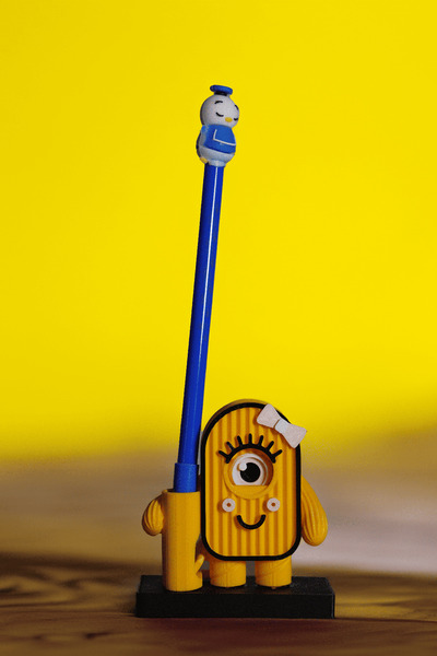 Home حامل قلم أصفر - دائري