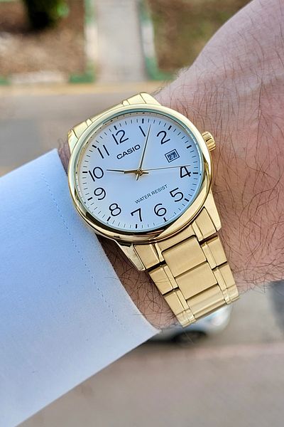 Casio Gold Color Calendar Men's Wristwatch