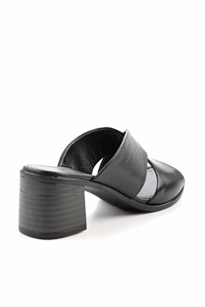 Bambi Siyah Leather Kadın Terlik K04529184303