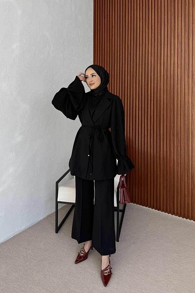 Melike Tatar Costum din crep cu mâneci Melike 4002 Negru