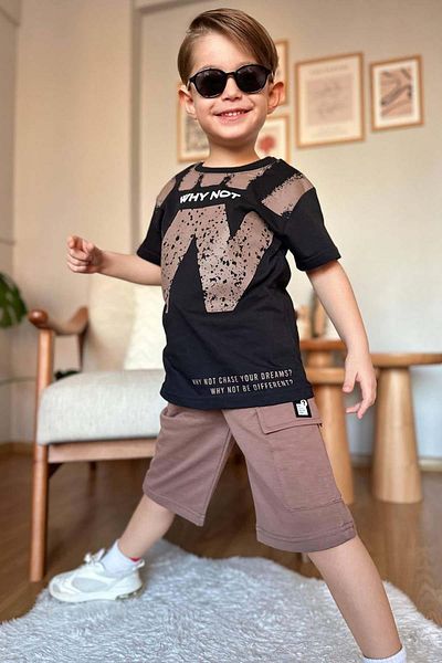 Riccotarz Boy's W Letter Why Not εμπριμέ T-Shirt Καφέ Σορτς Κοστούμι