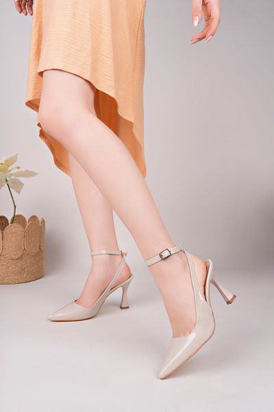 Saltopik Beige Patent Leather Helmet Pointed Buckle Shoes