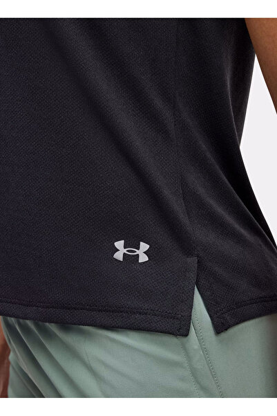 Under Armour 1386337-001 UA Launch Camo Shortsle Siyah Yuvarlak Yaka Fitted Kadın T-Shirt